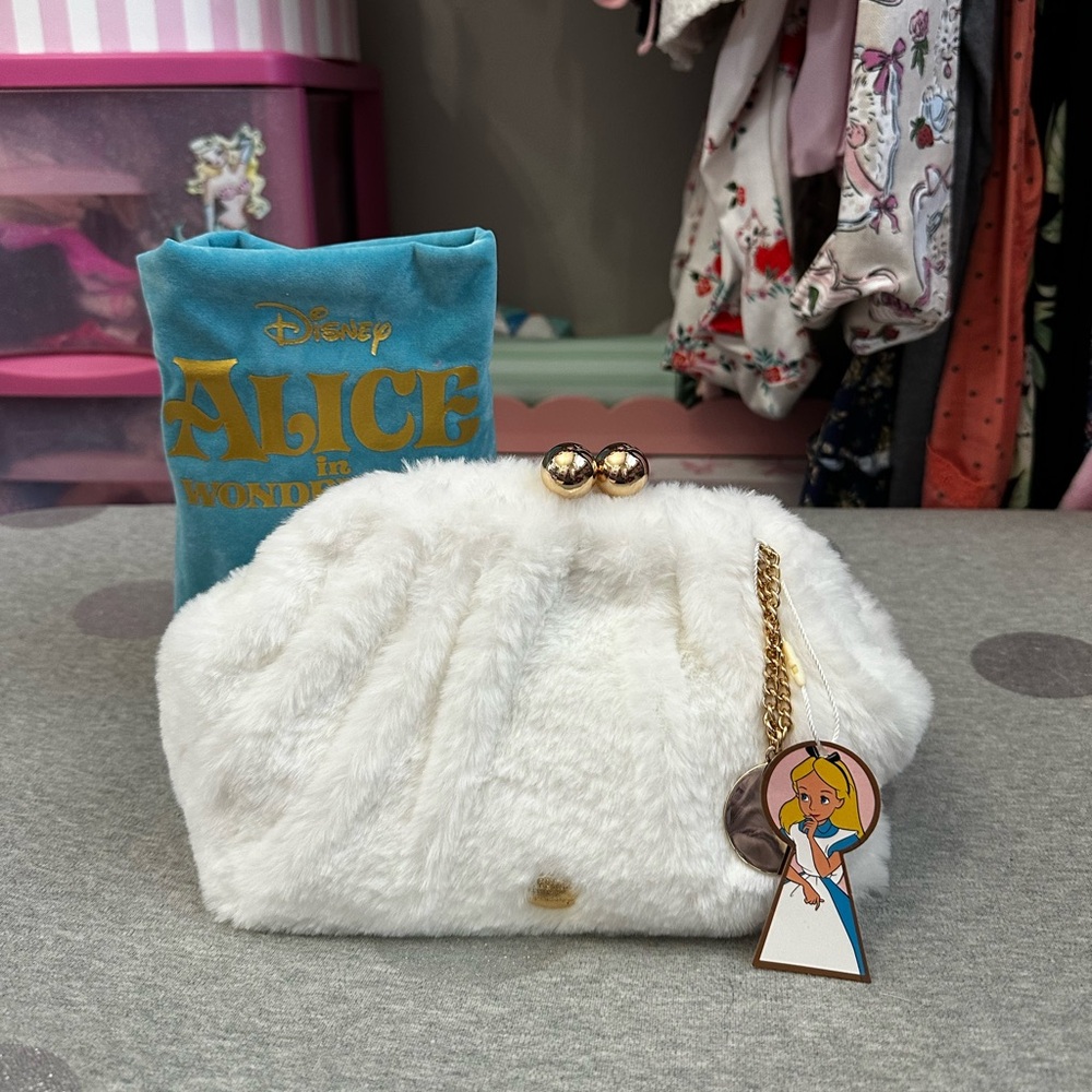 Spectum Disney Alice in Wonderland White Rabbit Clutch